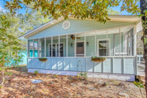 Sustainable Oak Island Home - 1 Mi to Beach!
